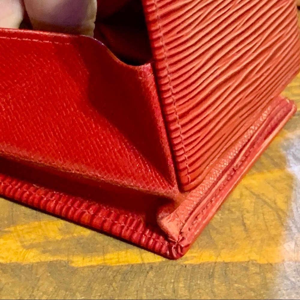Louis Vuitton Epi Porte-Monnaie Boite Coin Box - Picture 11 of 16